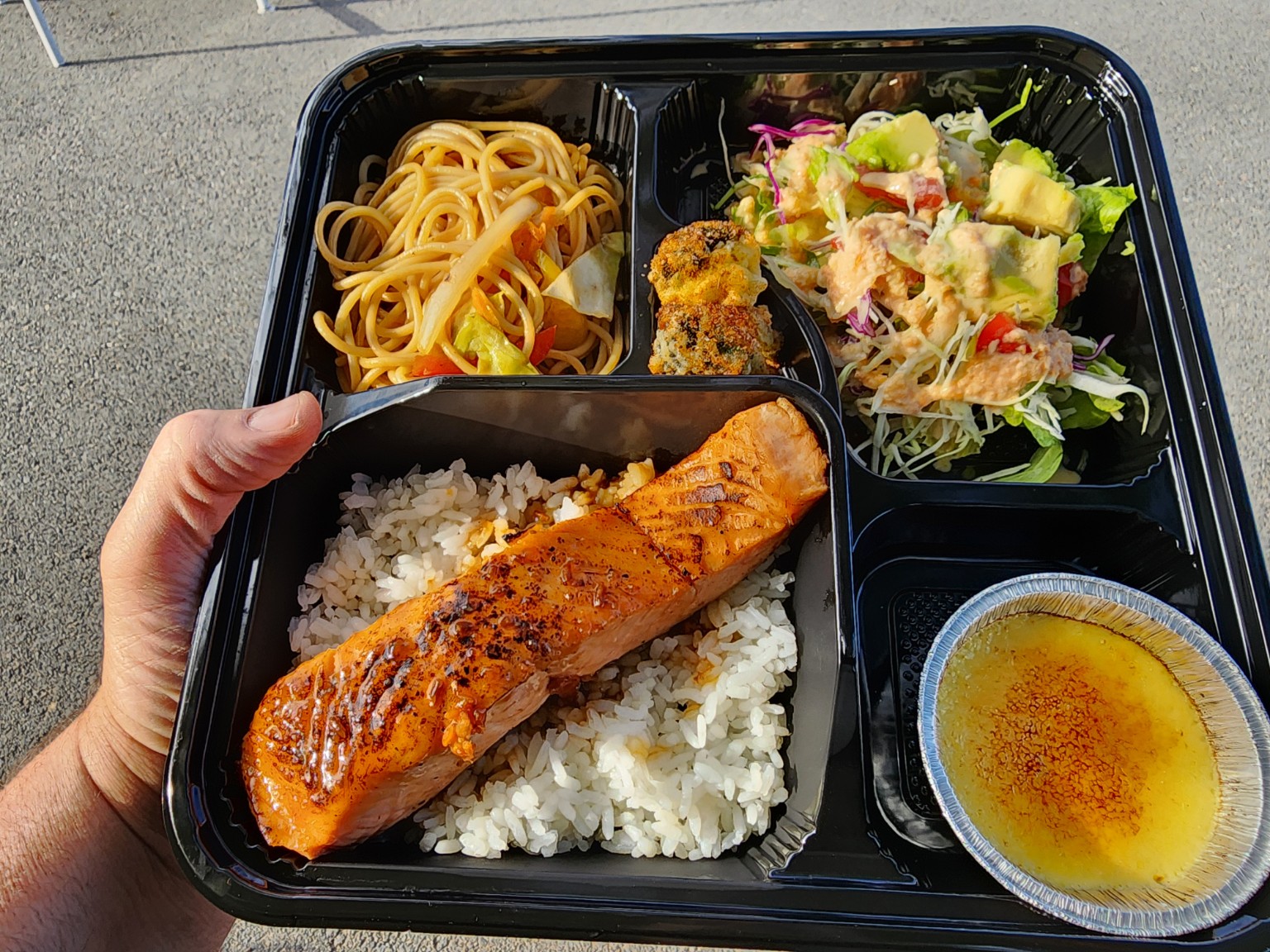 KAZZI salmon bento box